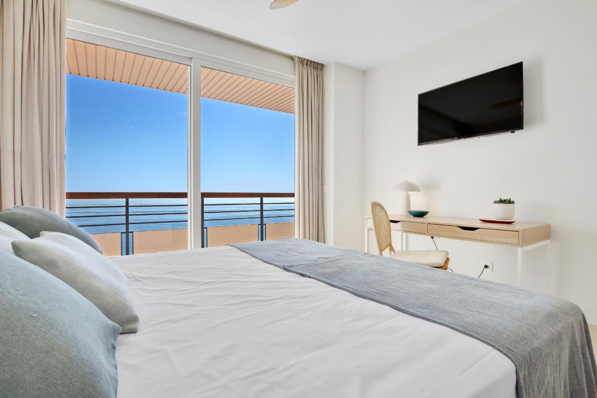 Santa Clara Modern & Exclusive Seafront Apartment 토레몰리노스 외부 사진