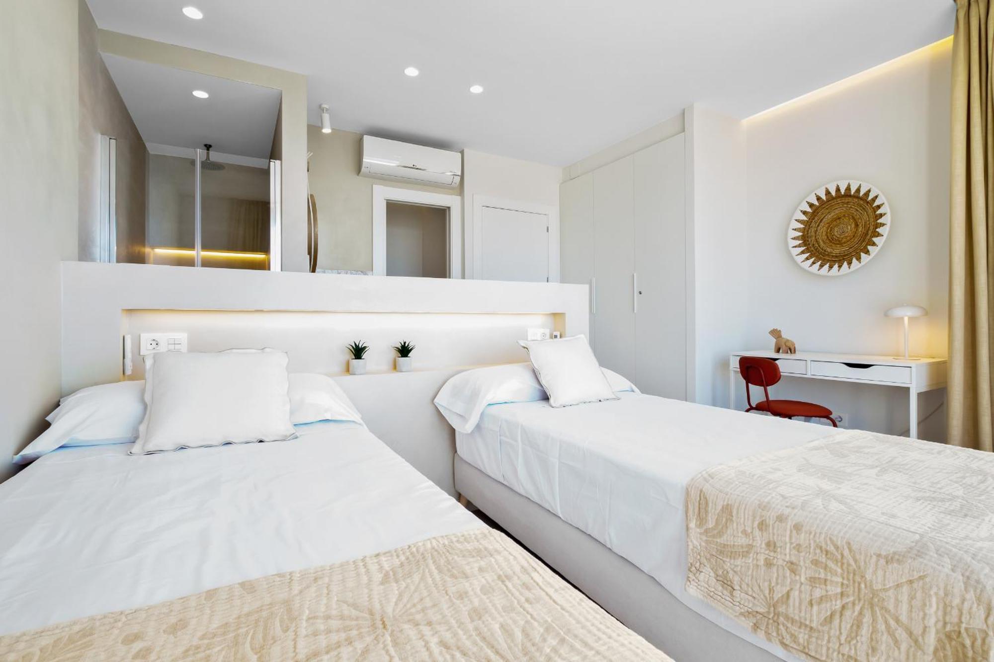 Santa Clara Modern & Exclusive Seafront Apartment 토레몰리노스 외부 사진