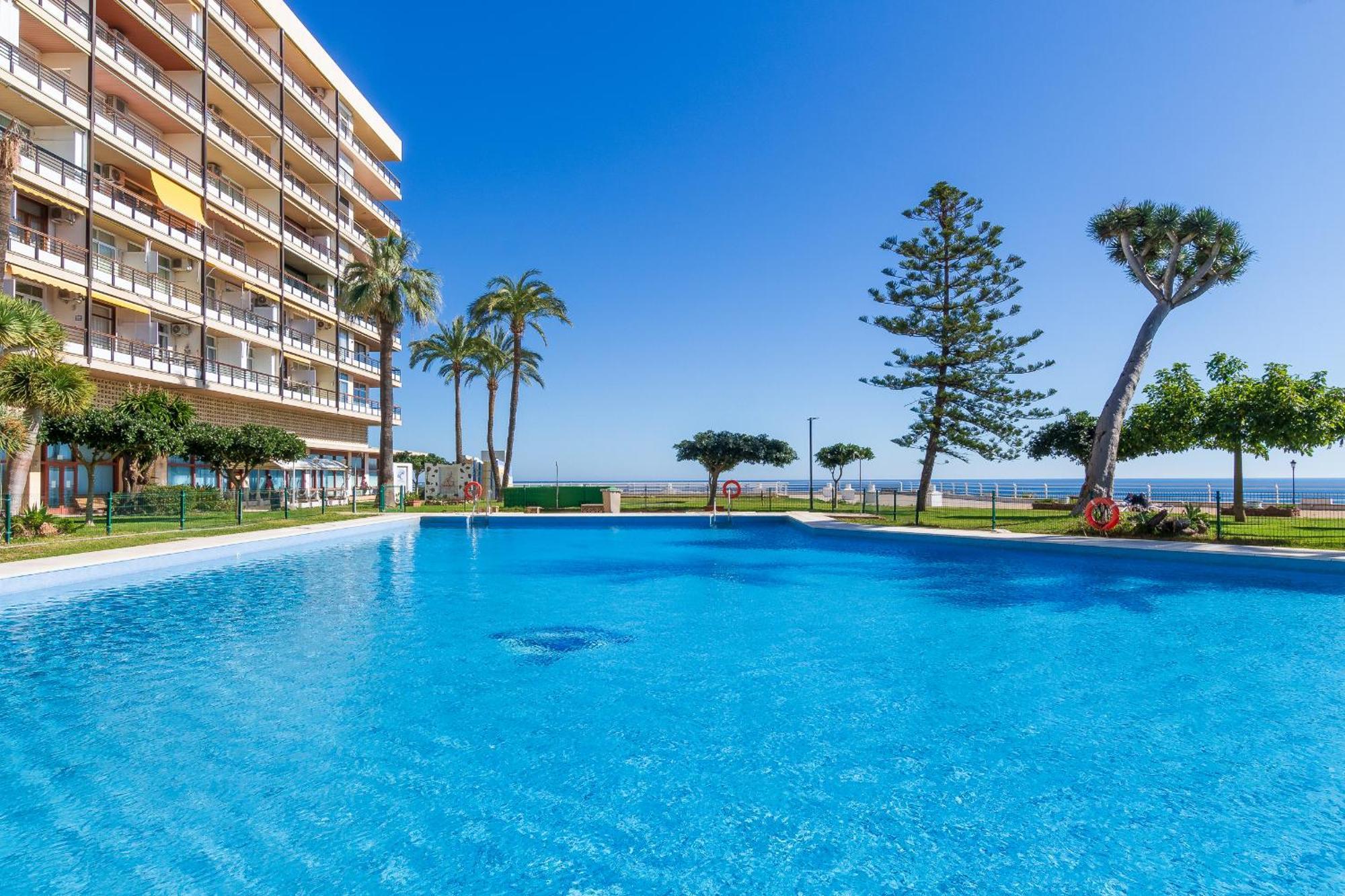 Santa Clara Modern & Exclusive Seafront Apartment 토레몰리노스 외부 사진
