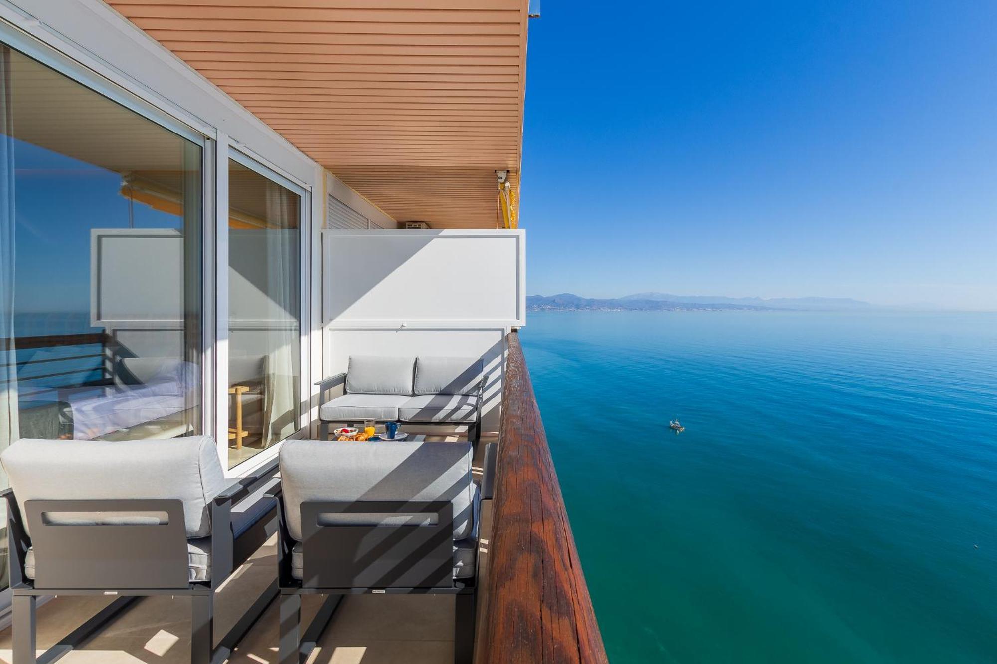 Santa Clara Modern & Exclusive Seafront Apartment 토레몰리노스 외부 사진