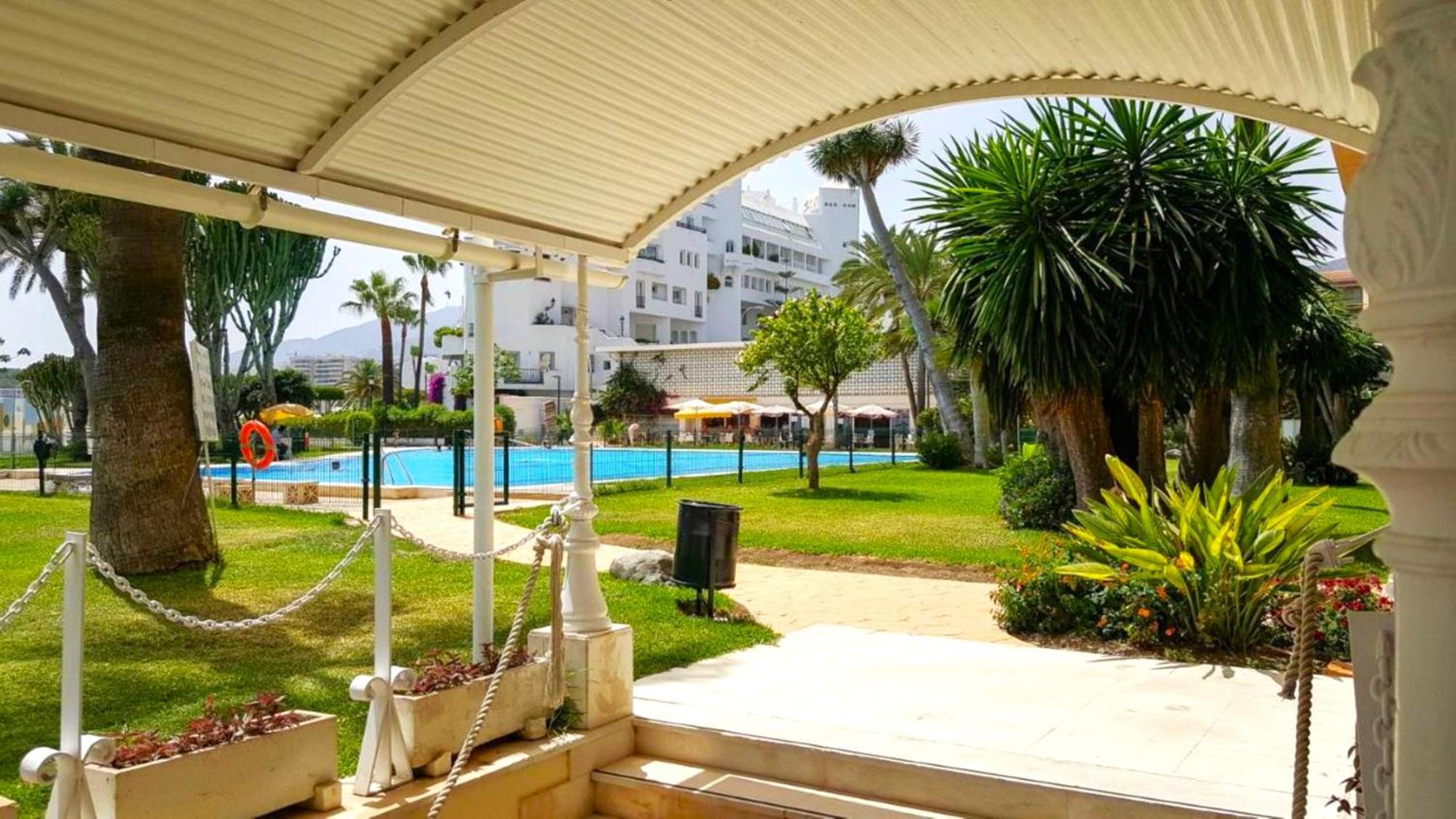 Santa Clara Modern & Exclusive Seafront Apartment 토레몰리노스 외부 사진