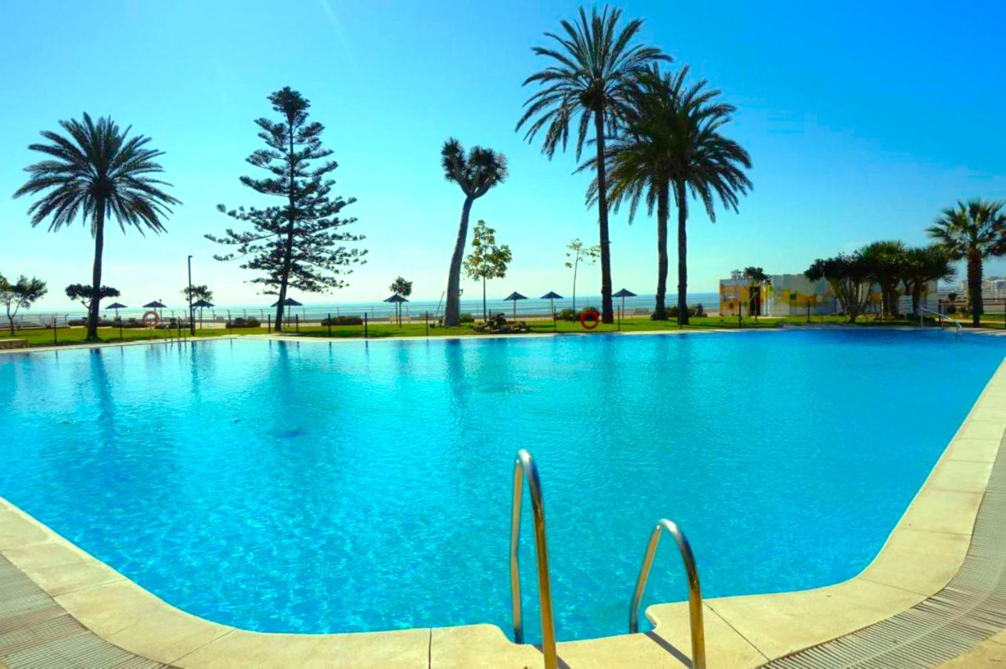 Santa Clara Modern & Exclusive Seafront Apartment 토레몰리노스 외부 사진